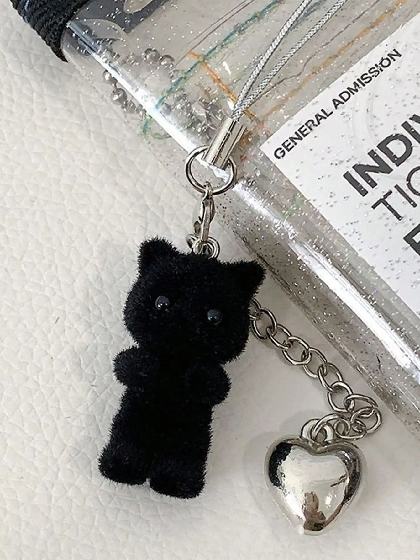 

1pc Cute Black Cat Phone Lanyard, Phone Keychain - Faux Fur Resin Decor Phone Strap With Heart Pendant - ABS Material Phone Strap Series, Suitable For Phone, Earphone Case Decoration, Phone Accessories, Gifts, Souvenirs, Gifts For Girlfriend, Gifts For Fr