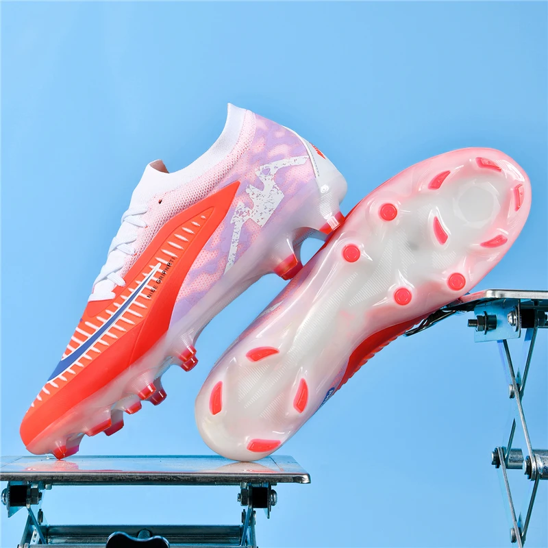 

New Men Soccer Shoes Breathable Unisex Football Boots Professional Training Ultralight Wholesale Indoor Futsal Drop Shipping