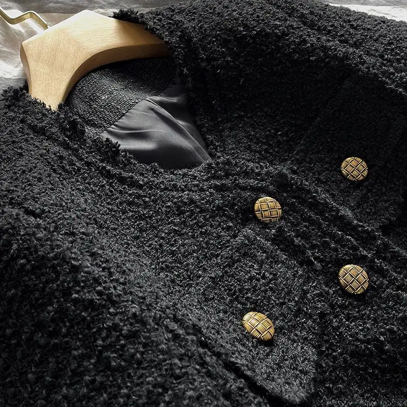 Black Small Fragrant Style Jacket Short Style New Spring Autumn Thin Style Temperament Socialite Coarse Tweed Long Sleeved Top