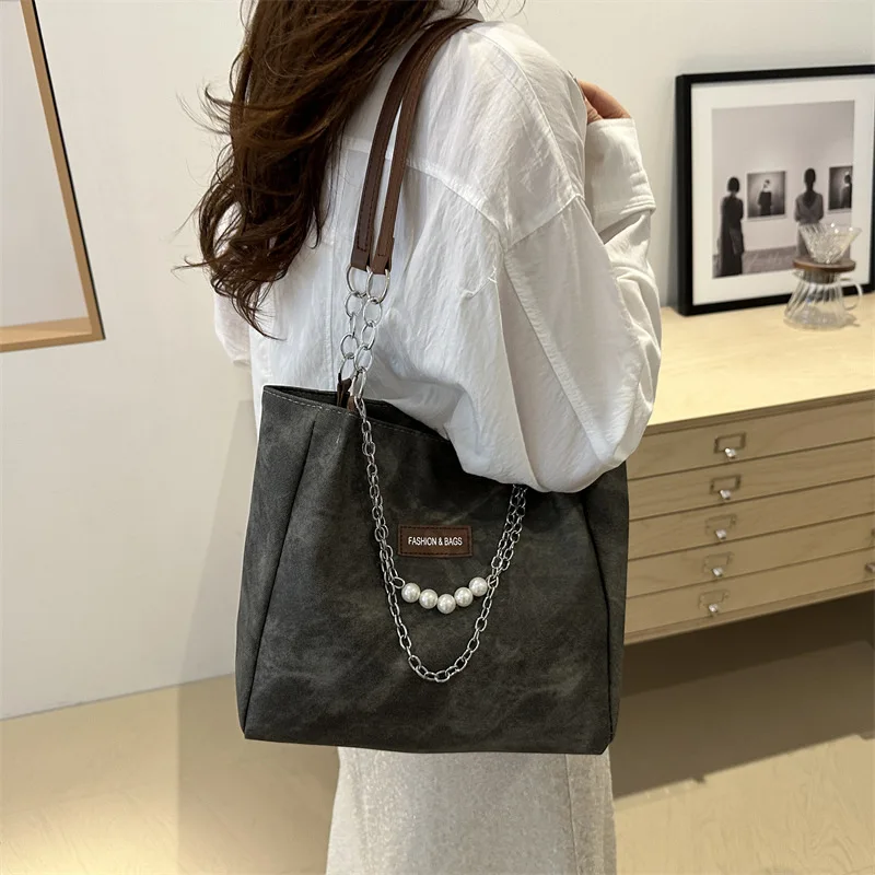 Large capacity armpit new fashion handbag women 2024 summer shopping bag class single shoulder chain Tote bag