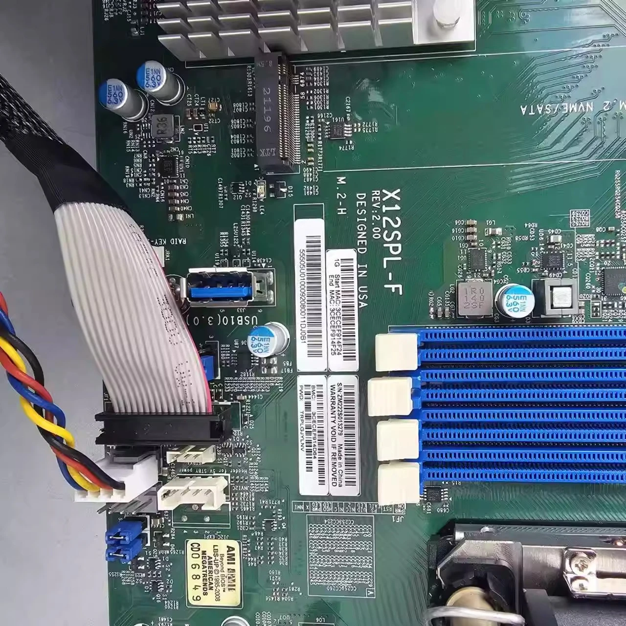 لوحة رئيسية مزدوجة X12DPI-N6 X12DAI-N6 مفككة PCI-E4.0 تدعم البلاتين 8380 8375C مستعملة