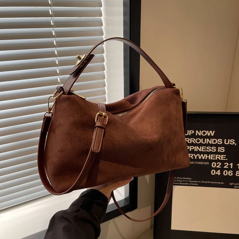 

New Retro Boston Bag Women's Fashion Shoulder Armpit Bag Large Capacity Commuter Small Square Bag Trendy Versatile