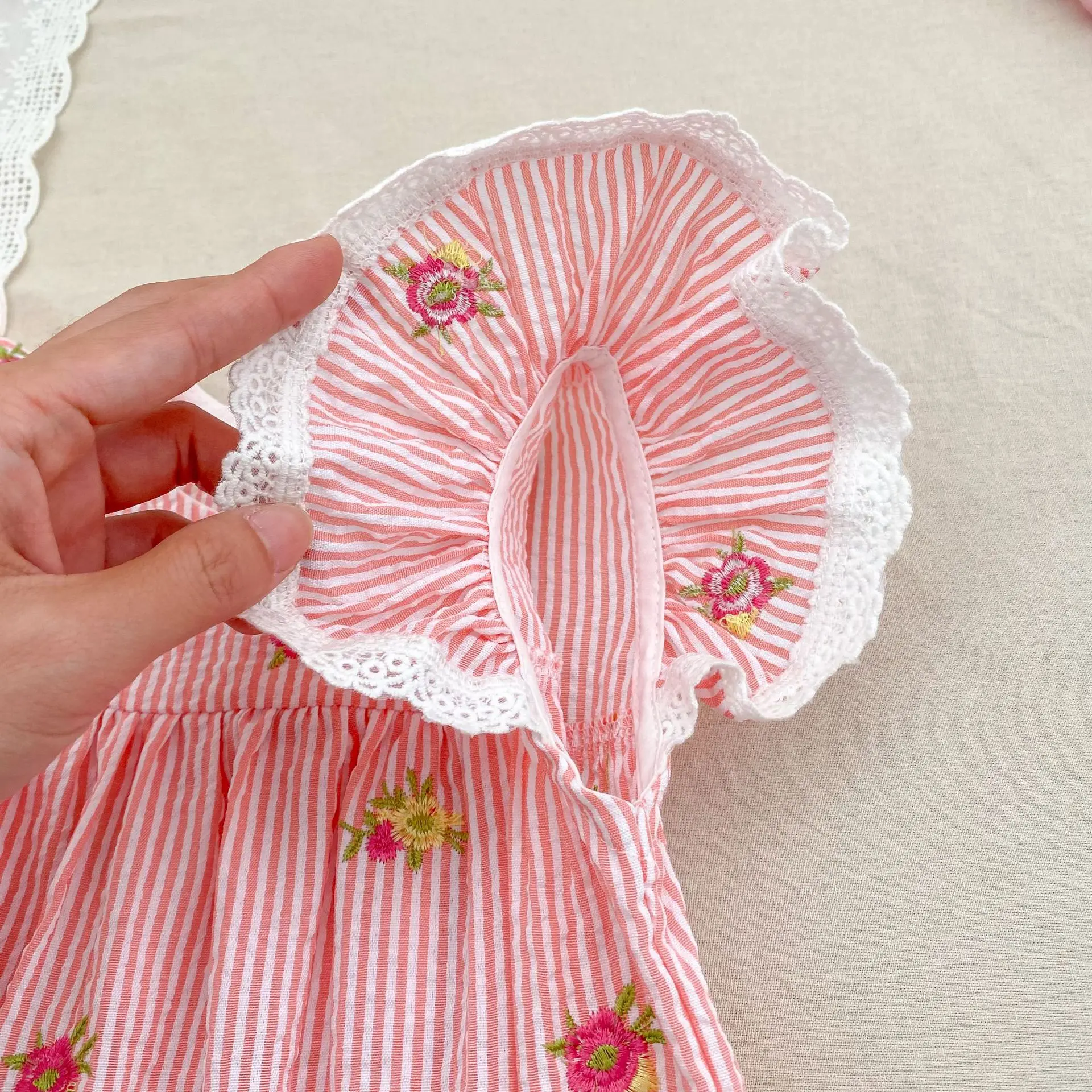 2026 Sommer 0-24M Baby Mädchen Flügelärmel Baumwolle Stickerei Baby Body 2-6 Jahre Süße Partykleider Schwesterkleidung – Detail 27
