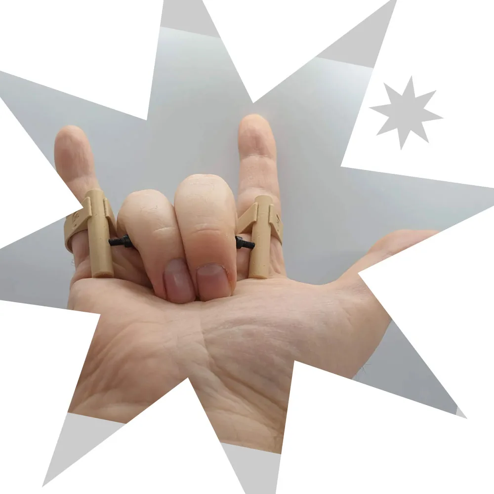 Miniature Pistol Keychain M9 Mini Gun Model Rifle Small Toy Gun Can Launch 6mm Paper Balls for Gift Pendant Color Be Customized