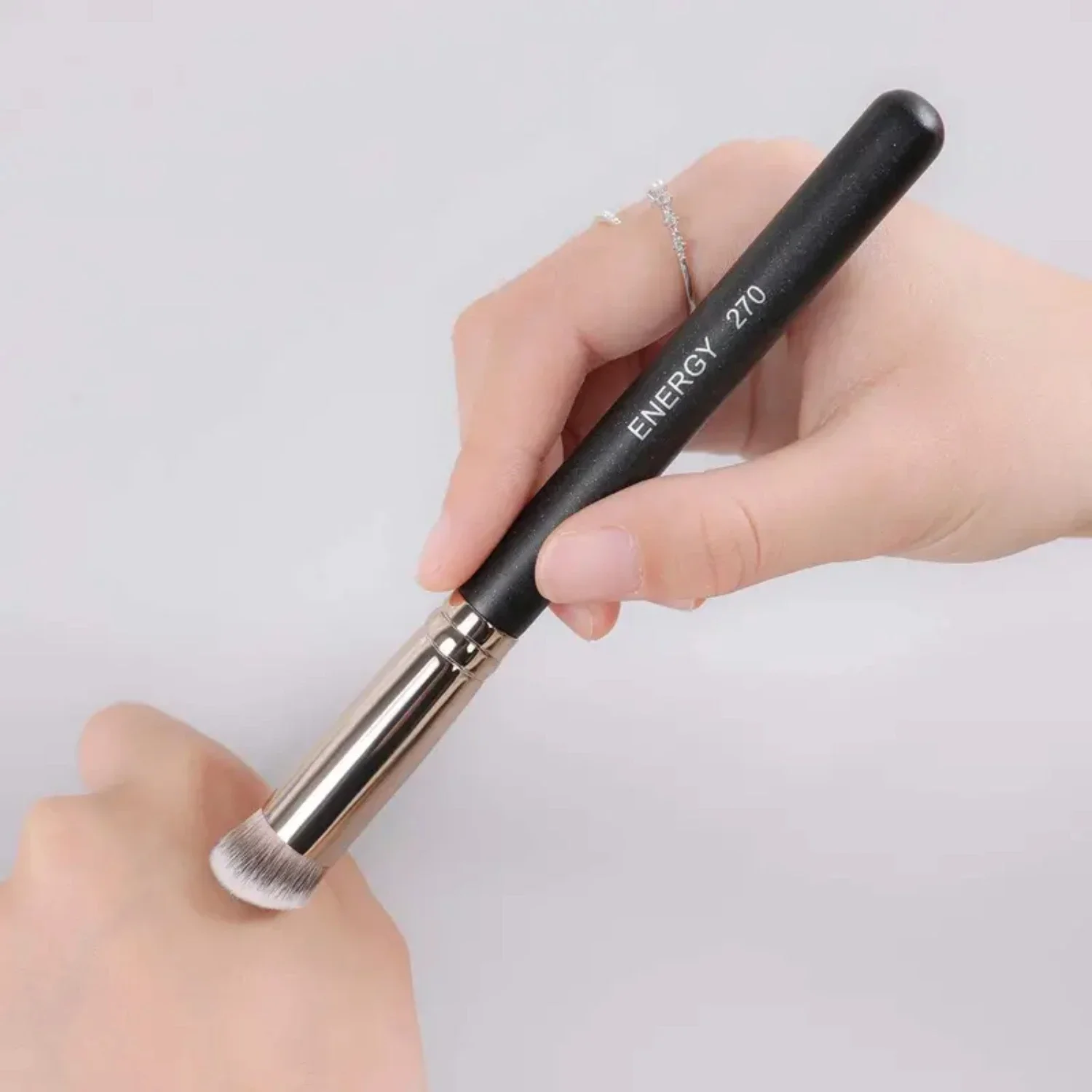 ENERGY Concealer Brush Under Eye Mini Angled Face Kabuki Brush