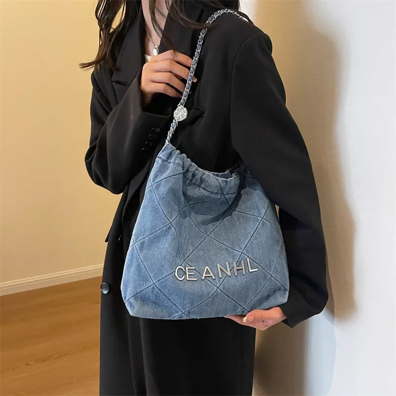 Xiaoxiang Feng Bucket Bag for Women New Style Washed Denim Bag Chain Shoulder Crossbody Bag Large Capacity Handbag for Women