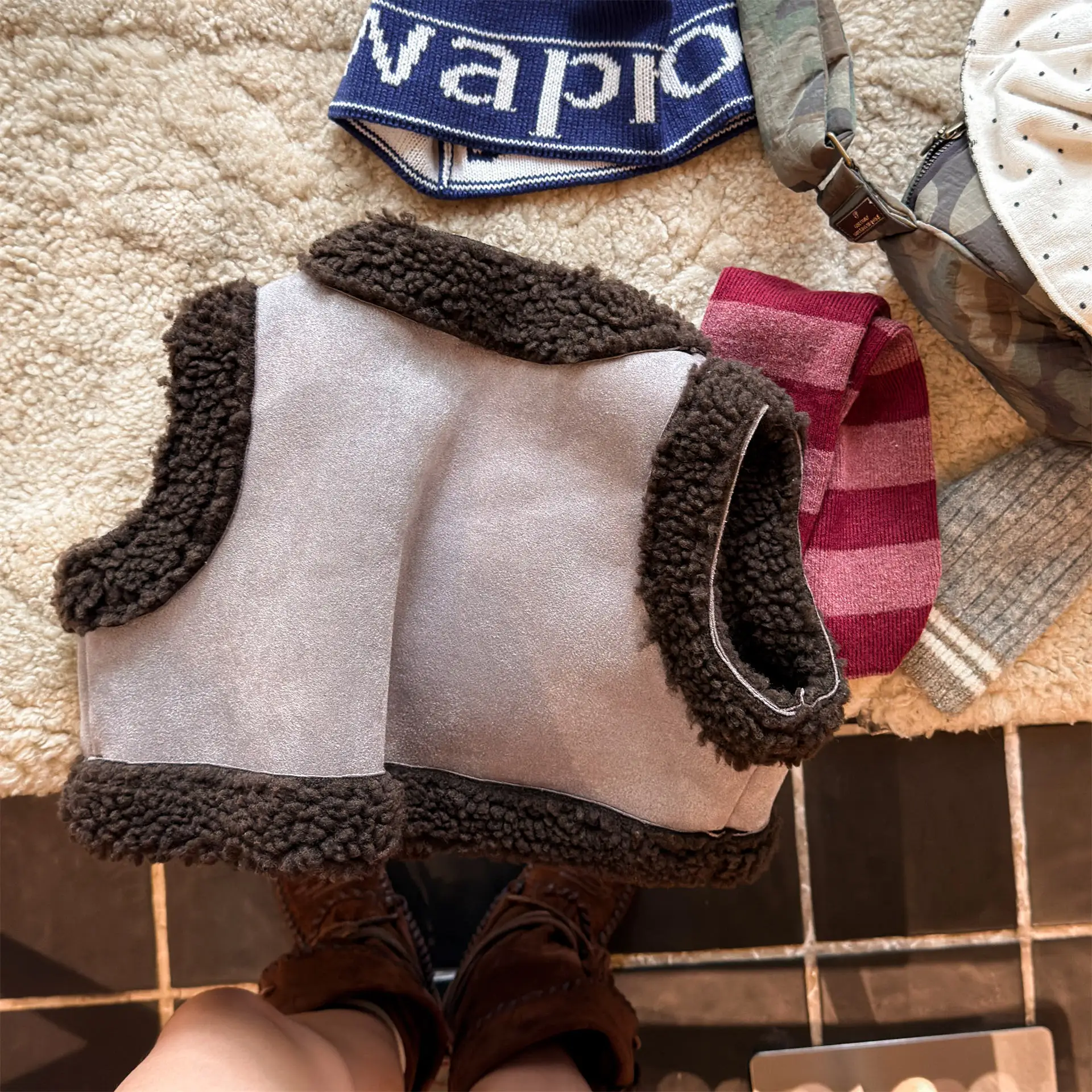 2025 شتاء جديد الفتيات الدافئة لامب سترة صوف الأطفال زائد المخملية سميكة أكمام معطف الطفل الدافئة يندبروف سترة الاطفال الملابس