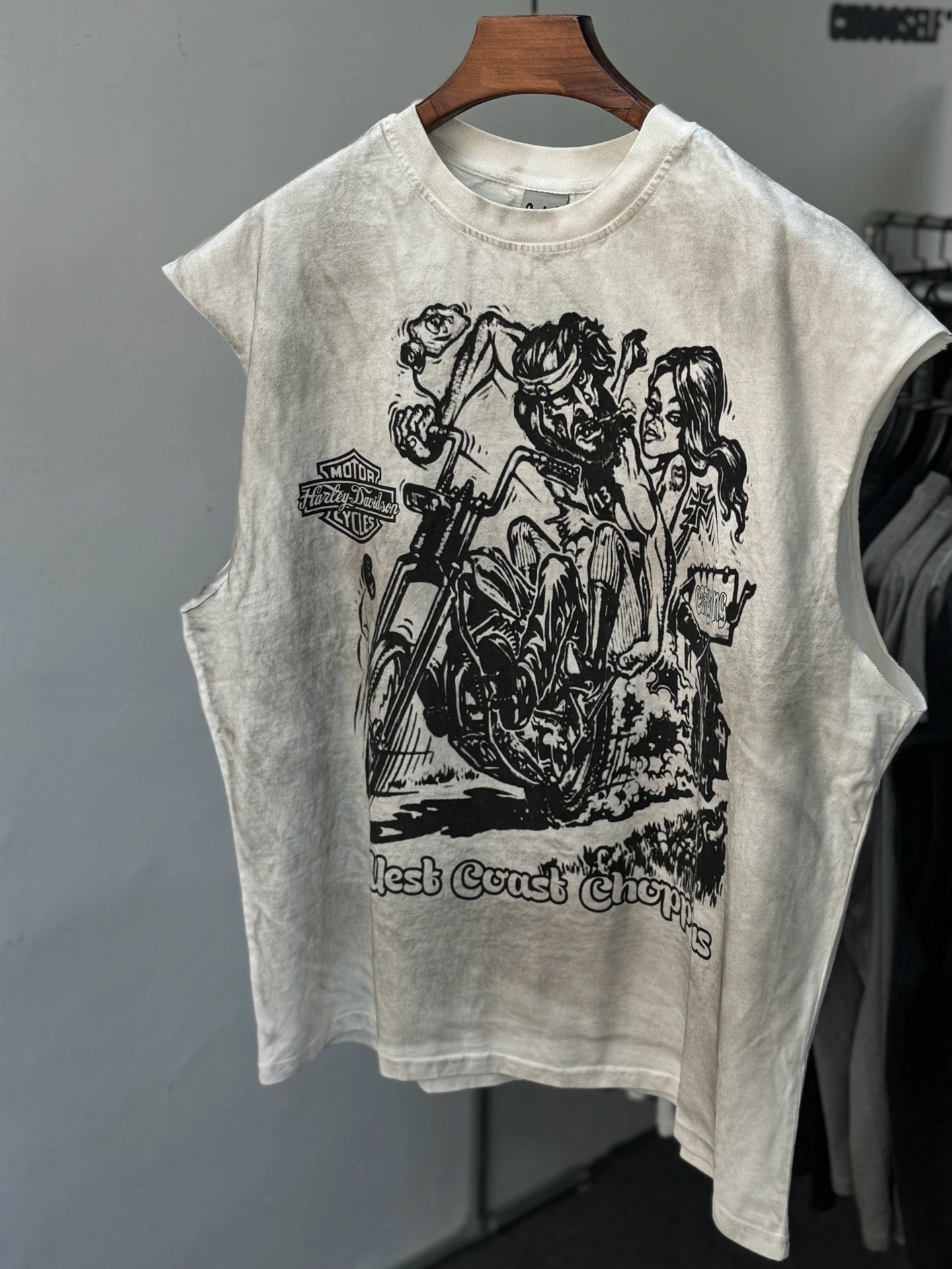 

Новая американская ретро-футболка 2025 года, свободный крой, летний модный топ, майка с круглым вырезом, молодежный тренд, спортивный стиль