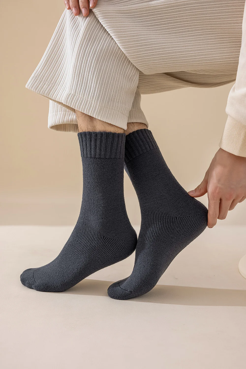 5 Paar Herren-Socken aus Merinowolle, für den Winter, verdickt, warm, Kaschmir-Socken, modische einfarbige Frottee-Socken – Detail 12