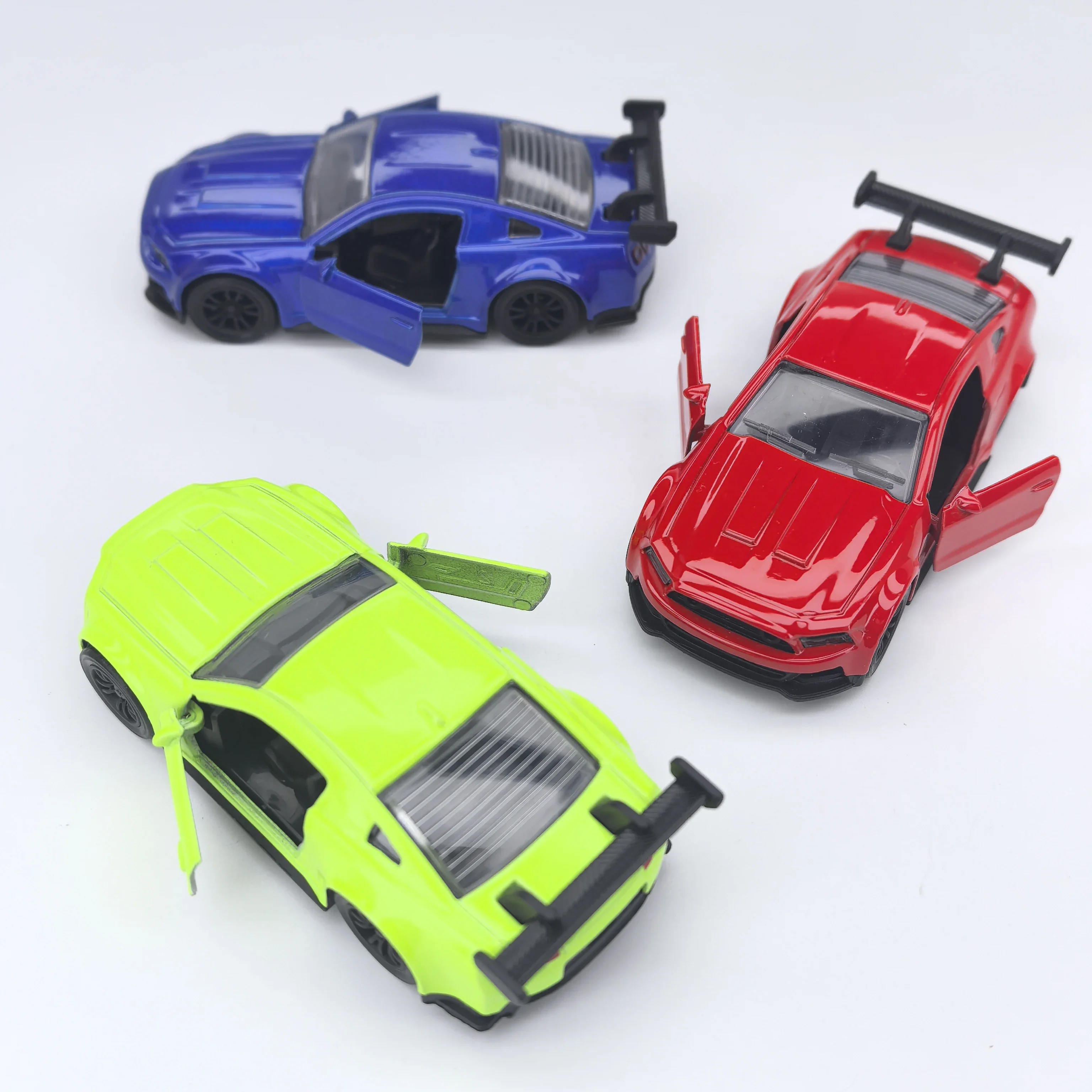 

Детская модель спортивного автомобиля из сплава, откатная машина, с открывающимися дверями, инерционная игрушечная машинка, новая гоночная игрушка для мальчиков и малышей.