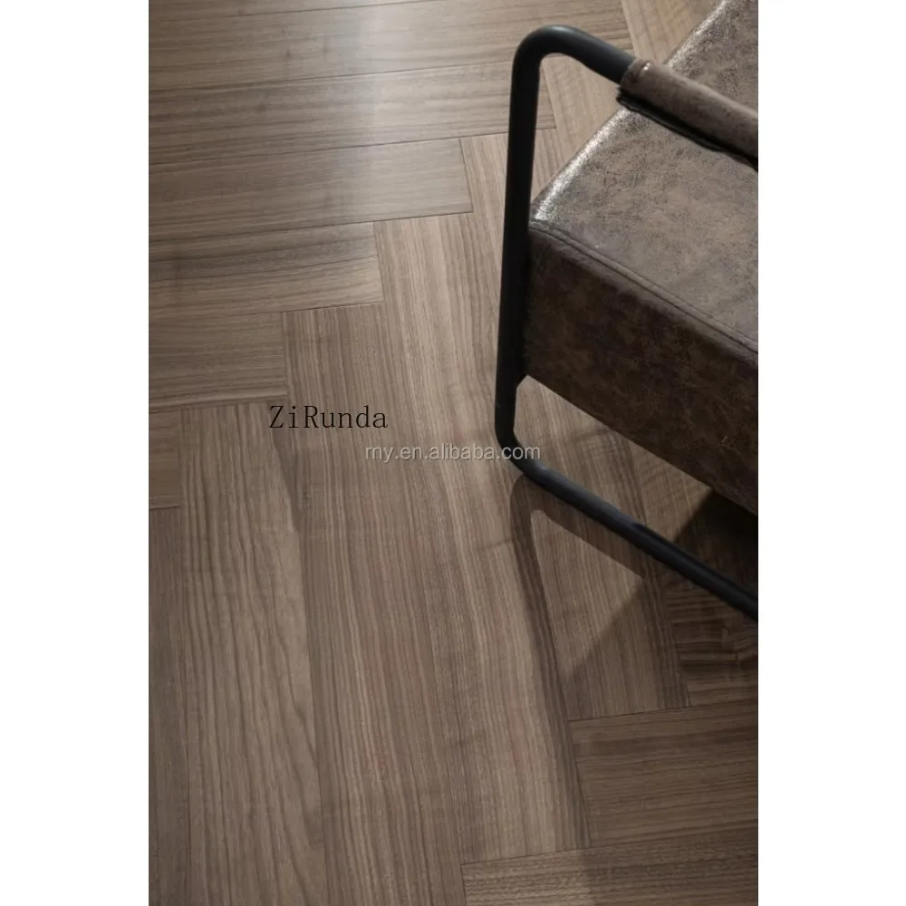 نسخة مخصصة من الأرضيات الصلبة المصنوعة من خشب الجوز المتعرج والأرضيات الخشبية المصممة متعددة الطبقات