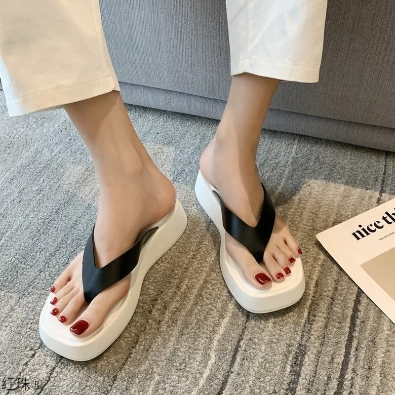 2023 Spring Summer New Flip-toe Thick-soled Platform Shoes Flip-flops Flip-flops Flat Bottom Sandals Women Summer Slipper