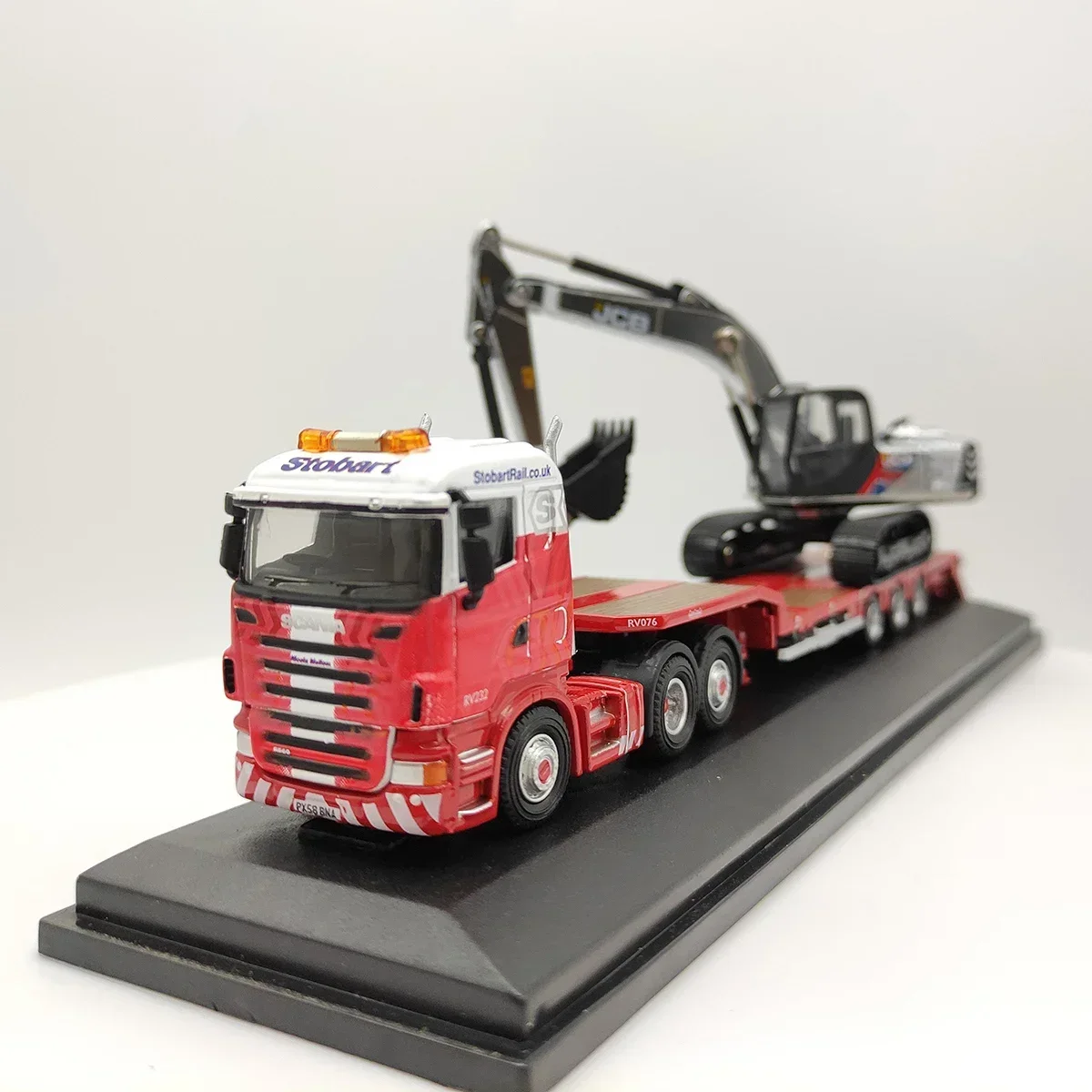 OXFORD 1:76 Scale Diecast Alloy Excavator & Scania Trailer Semi Trailer Toy Car Model Classic Adult Souvenir Gift Static Display