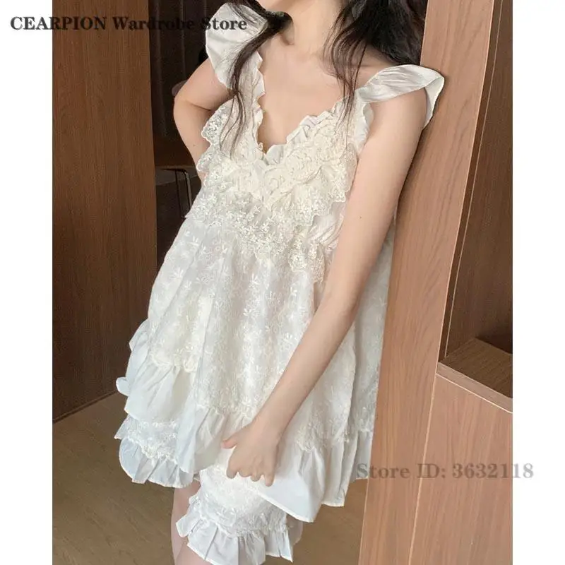 

Retro Courtly Style Pajamas Set Women Sexy V-Neck Cami&Shorts Pyjamas Princess Sleepwear Lace Edged Nightgown Home Dressing Gown