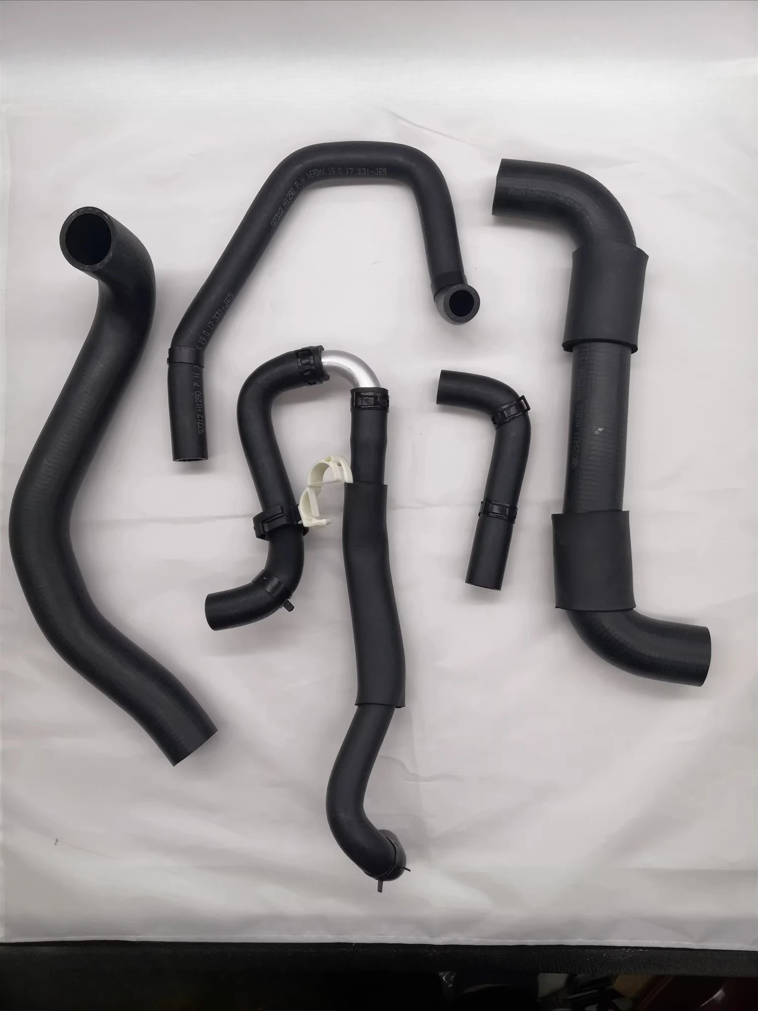 2.9 Warm air water tank up and down the whole car water pipe Engine water  Generator oil pipe Thermostat