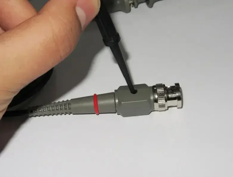 2Pcs/Lot Oscilloscope Probe P6100 100MHz X1 X10 Oscilloscope Clip Probe 100% Brand New High Quality