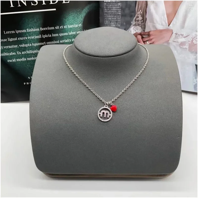 

"Stunning S925 Silver Necklace, A Perfect Combination of Beauty & Practicality"