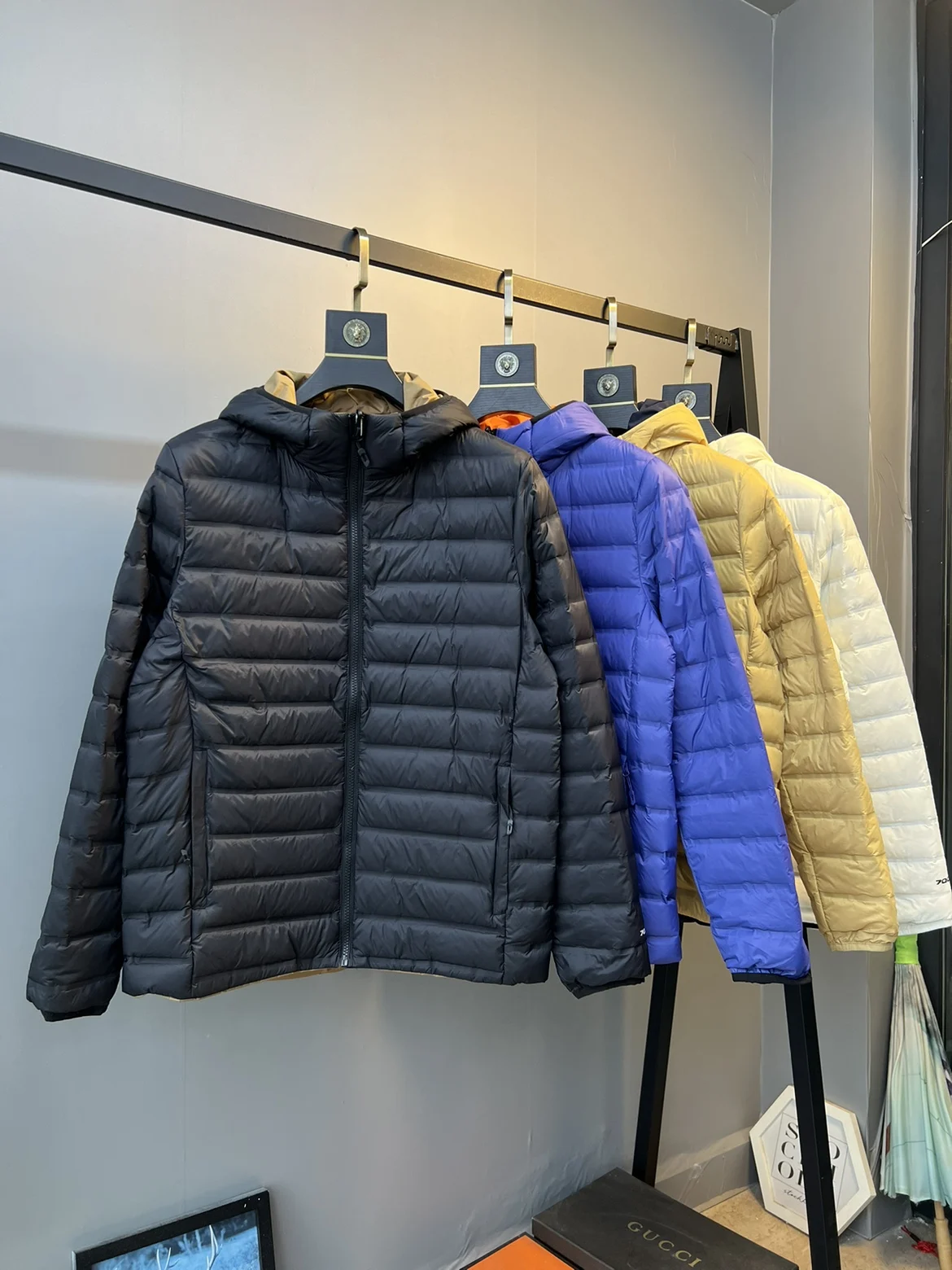 

Men's Double-Sided Wear 90 Du down Jaet Lightweight Outdoor Windproof Warm Hooded Coat Faionable Urban Sle Commute Wi...
