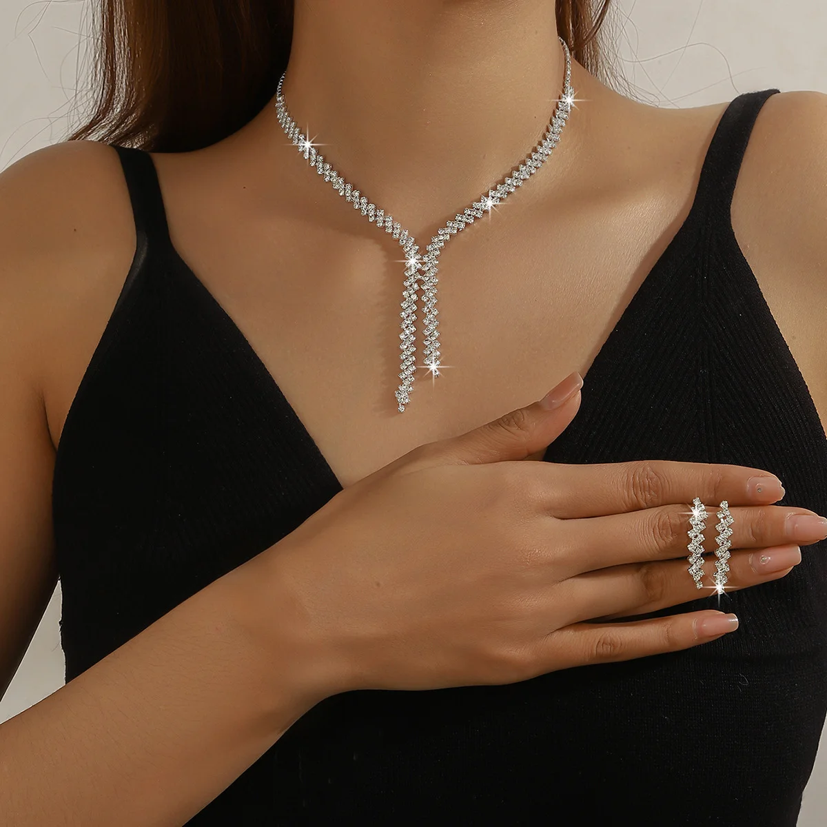 Luxuriöses Schwarzes Kristall Y-Halsketten-Ohrringe-Set für Damen, Gotischer Strass-Schmuck für Party, Abschlussball und Abendgarderobe – Detail 2
