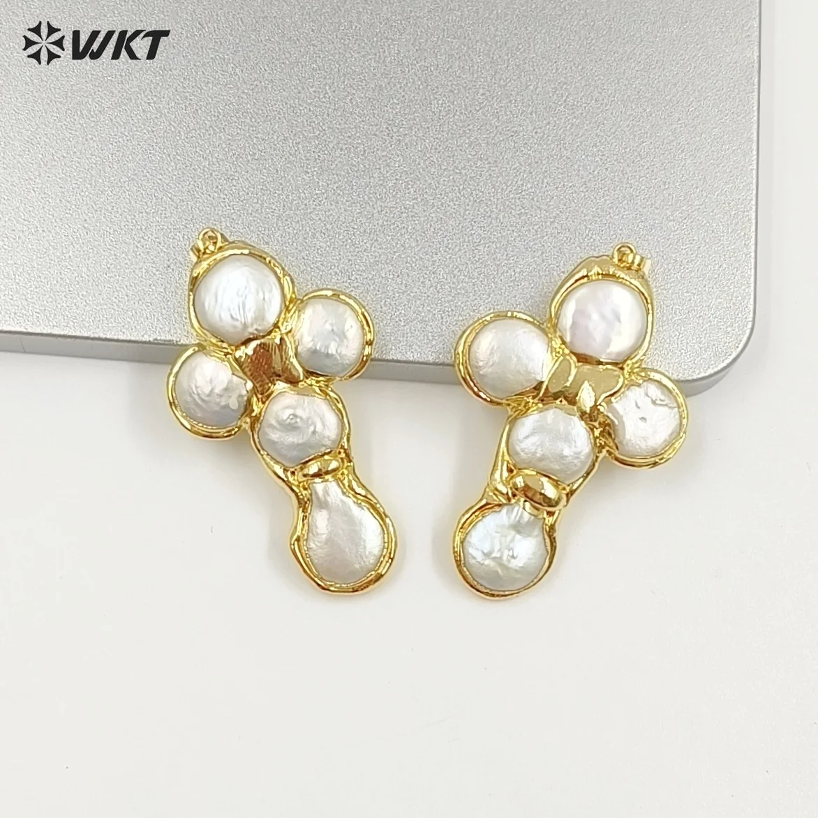 

WT-JP421 High Quality Wonderful Natural Freshwater Pearl Pendant With 18k Real Gold Plated For Women Dressing Up