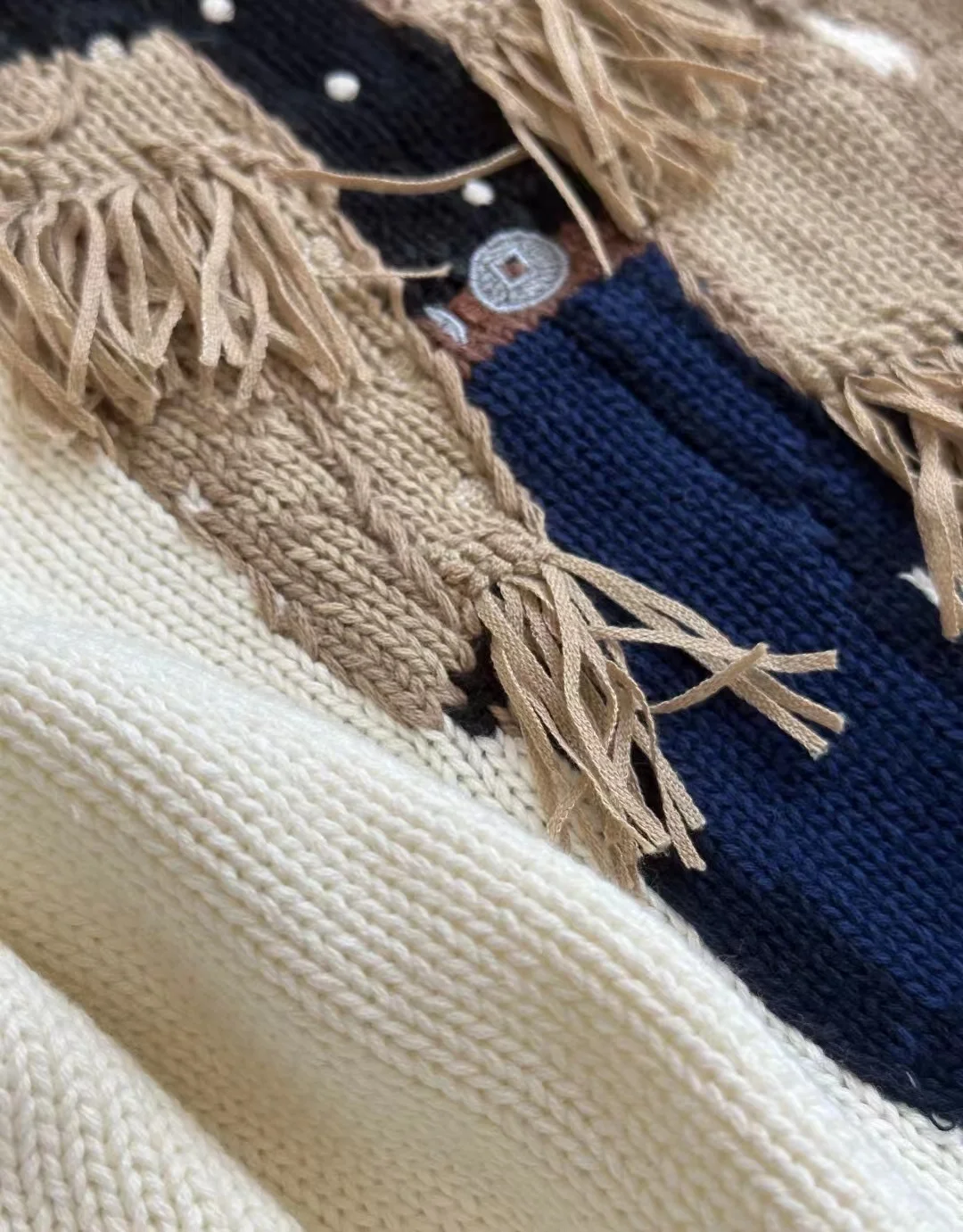 純粋な綿ニットクマ刺繍女性のセーターオーバーヘッドスタイル秋新着快適なルーズフィット長袖ラウンドネック