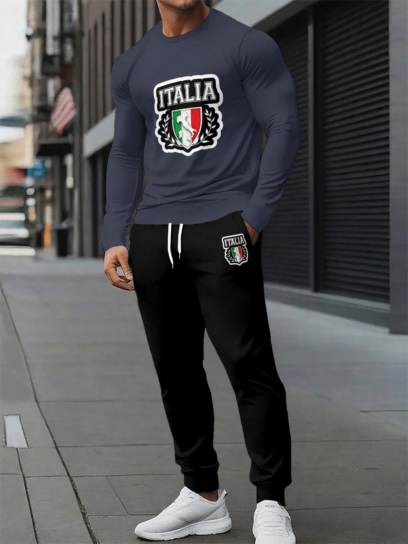 

Новый мужской комплект для повседневной спортивной одежды с принтом в современном и простом стиле.