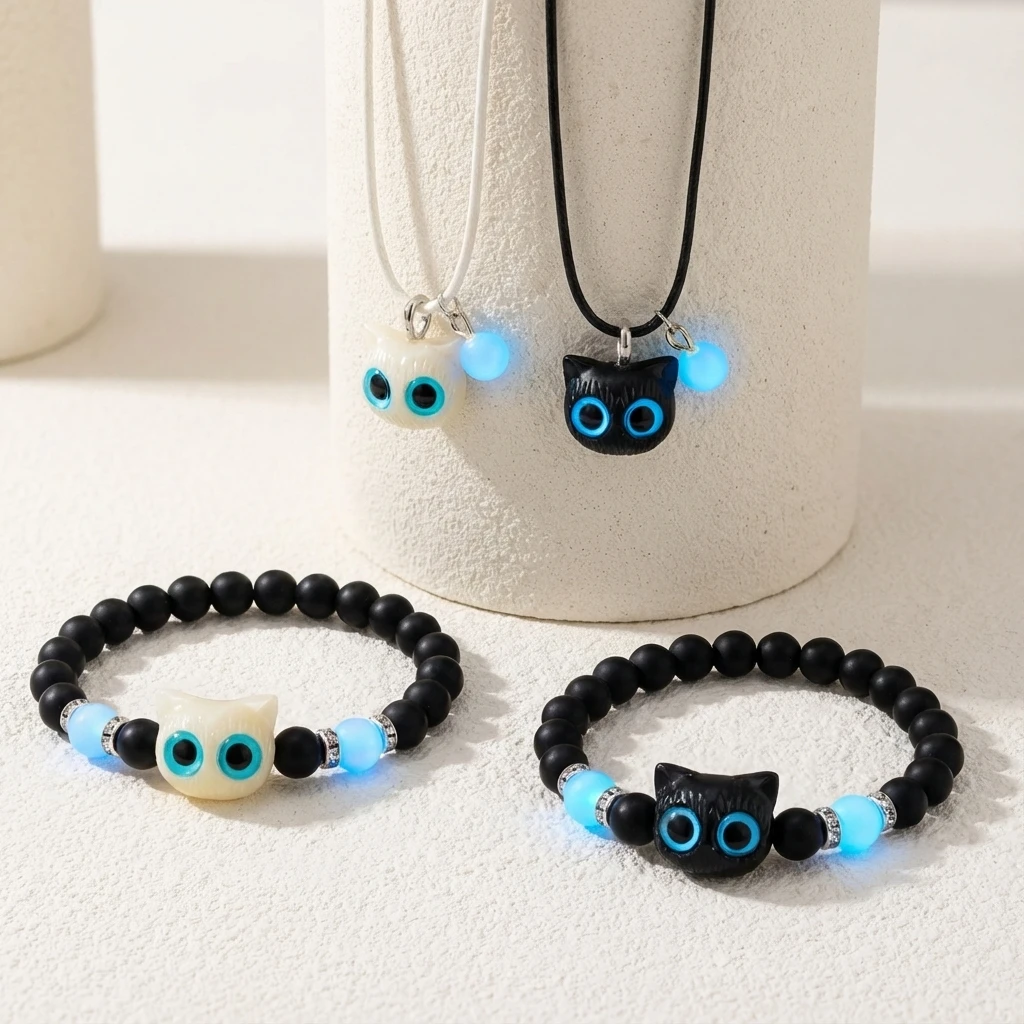 Leuchtende schwarze Katze-Anhänger-Armbänder für Damen und Herren, niedliches Cartoon-Harz, großes Auge, Kätzchen-Anhänger, Halskette, modischer Paar-Schmuck – Detail 1
