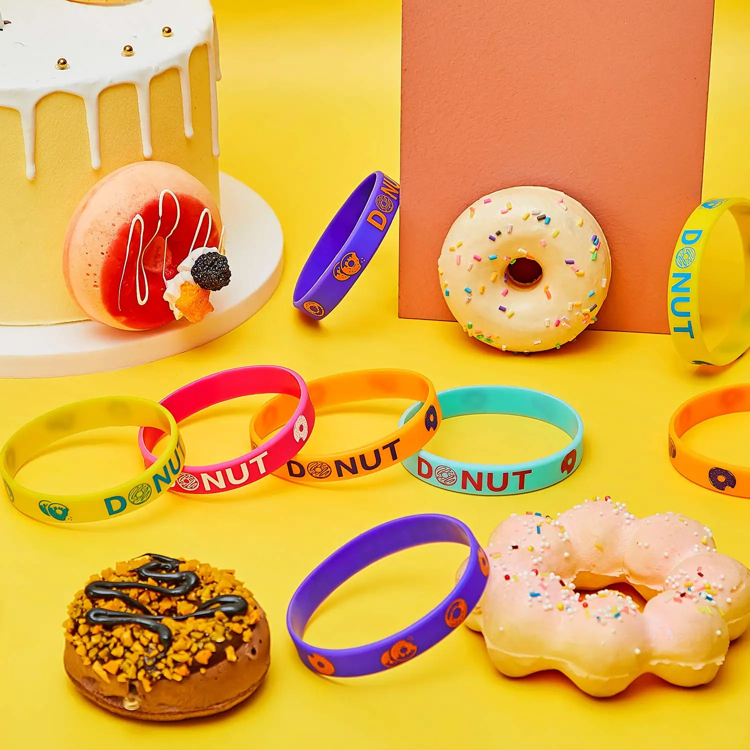 Donut Party Favors for Girls Donut Keychain Silicone Wristband  Sweet Donut Birthday Party Supplies for Boys Girls Party Gift