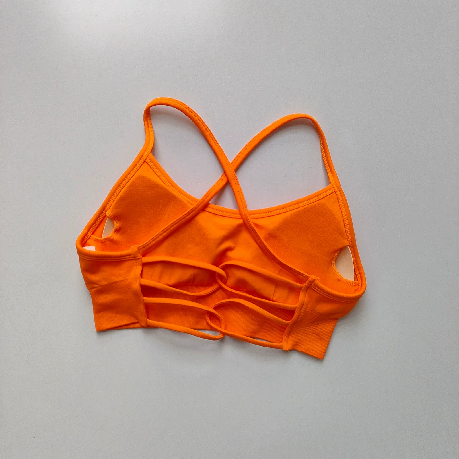 Gepolstertes Yoga-Tanktop für Damen, Fitness-Top mit überkreuztem Rücken, Pilates-Sport-BH, stoßdämpfender Trainings-BH. – Detail 15