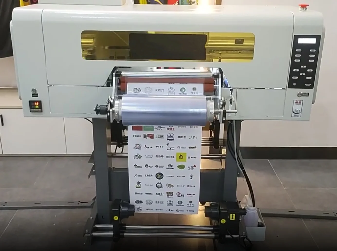 Nieuwe 42Cm Breedte Kristal Label Uv Dtf Printer 3 Hoofden 6 Kleuren CX-UVDTF42