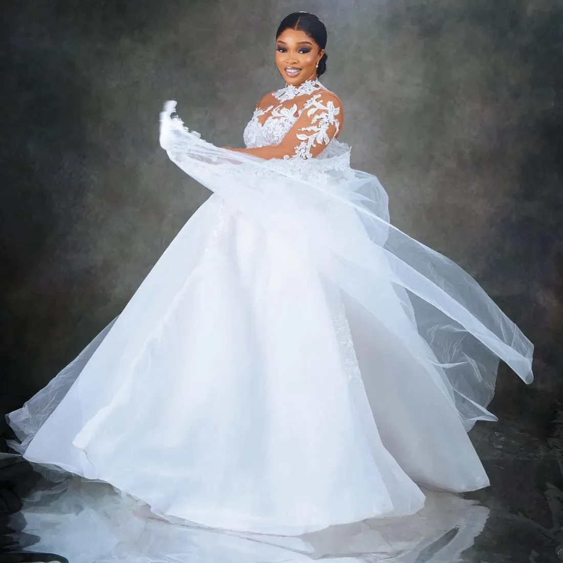 Maßgeschneidertes neues elegantes Aso Ebi-Prinzessin-Brautkleid mit hohem Kragen, Spitze, langen Ärmeln und sexy weißem Strand-Brautpartykleid