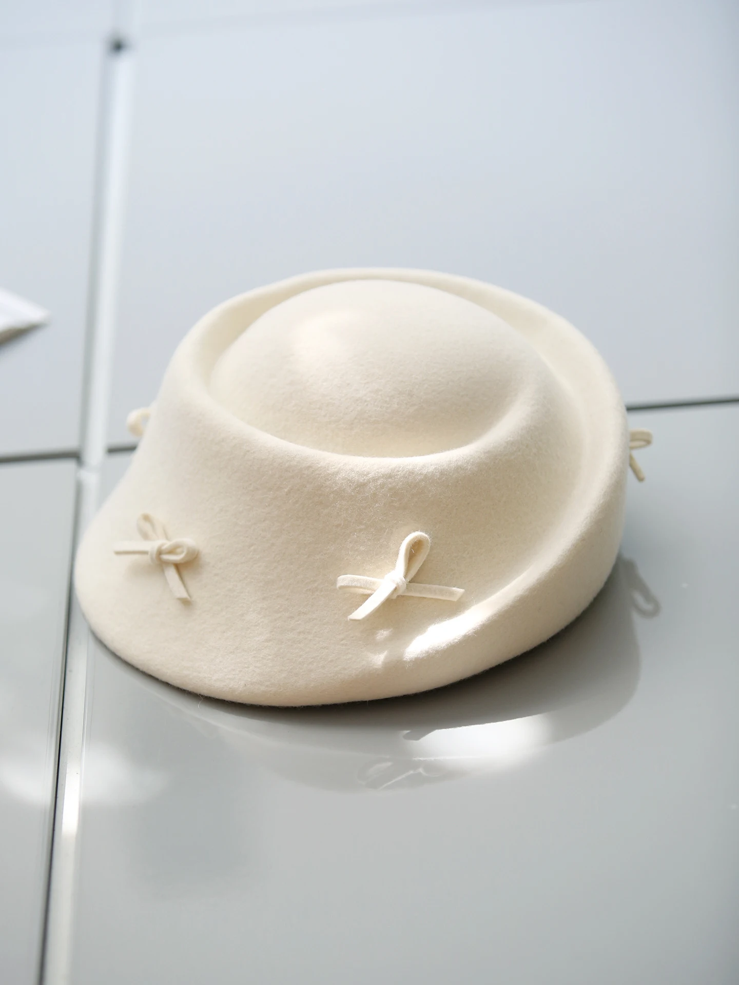 boina-de-lana-hecha-a-mano-sombrero-de-fieltro-de-lana-con-ala-pequena-moderno-y-elegante-para-mujer-ideal-como-regalo-estiliza-el-rostro-gorro-de-invierno-de-estilo-vintage