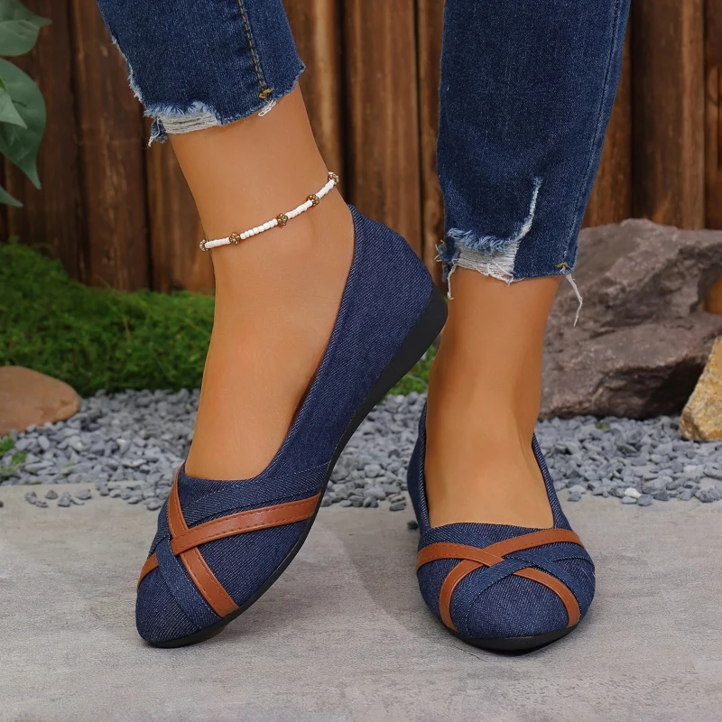 2025 الربيع والخريف جديد عصري تنفس أحذية مسطحة مريحة المضادة للانزلاق أحذية نسائية كبيرة حذاء كاجوال