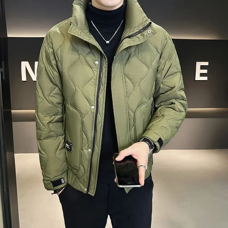 

New Men Fashion Wear Stand-up Collar Thicken Warm White Duck Down Outwear Casual Short High Sense Men Down Jacket Winter T