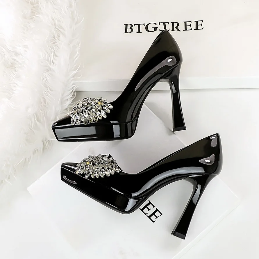 

Обувь BIGTREE, женские туфли-лодочки на высоком каблуке со стразами, женские туфли-лодочки из лакированной кожи, пикантные вечерние туфли на каблуке с острым носком, женские туфли-лодочки