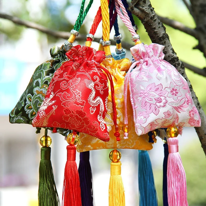 Tudor Festival Wind Silk Brocade Car Hanging Ornament Personal Aromatherapy Empty Bag Portable Air Freshener Chinese Medicine...