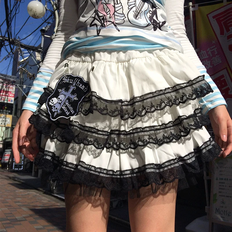 

Mini Skirts Summer Y2k Millennium Summer Japanese Harajuku Punk White Layered Skirt Cosplay Lace Design Skeleton Cake Dress