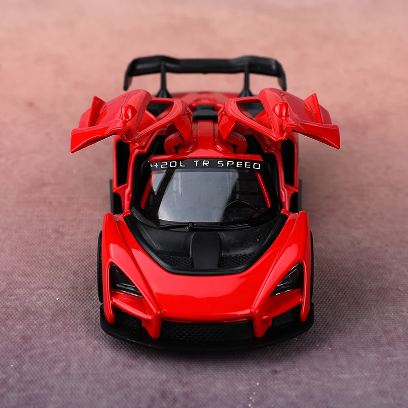 Coche de juguete todoterreno extraíble de aleación para niños, vehículo modelo deportivo a prueba de golpes de 2 puertas, juego de regalo de exhibición duradero