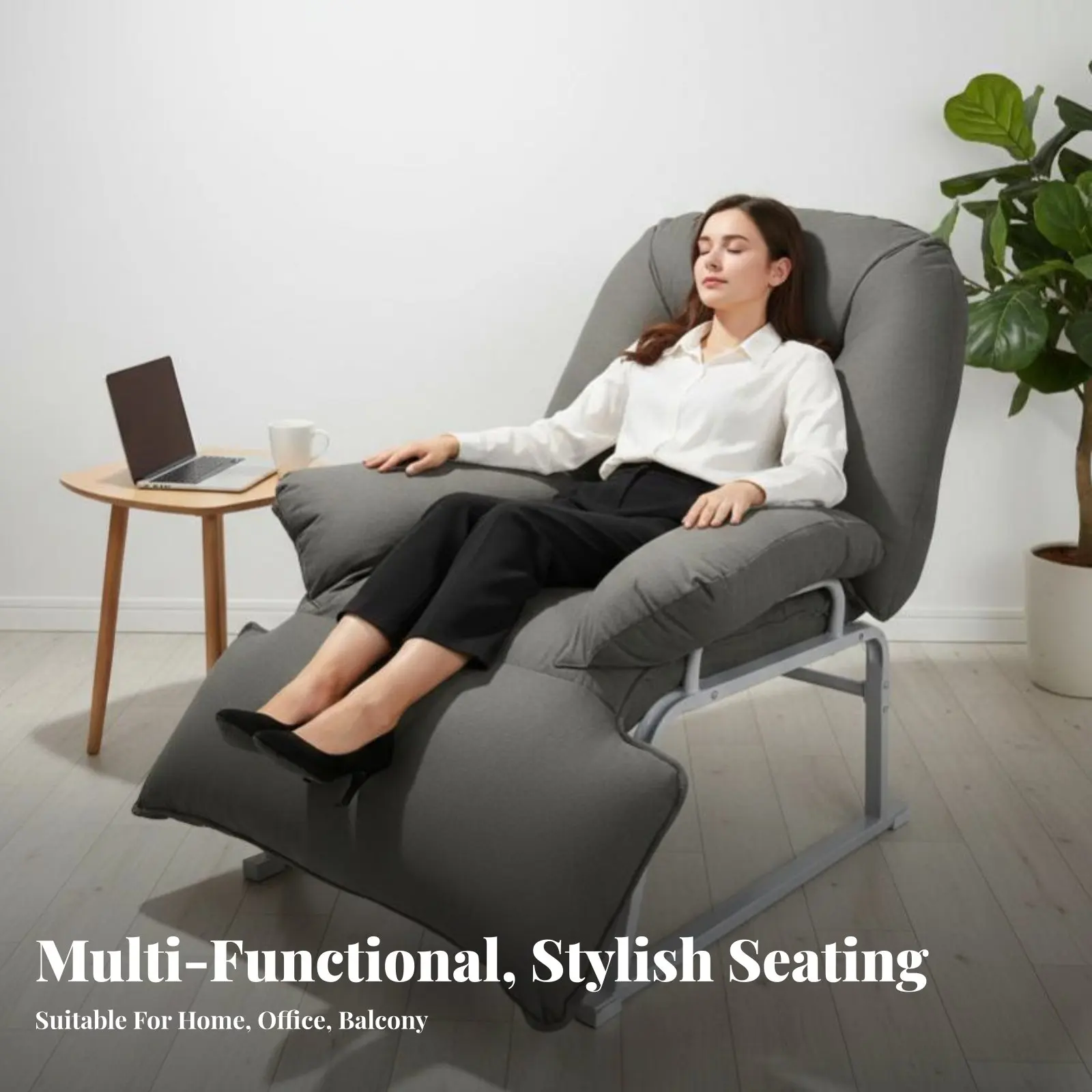 

Складное кресло-шезлонг с регулируемой спинкой, мягким наполнителем и подушкой-подголовником, надежной системой фиксации для гостей и домашнего использования