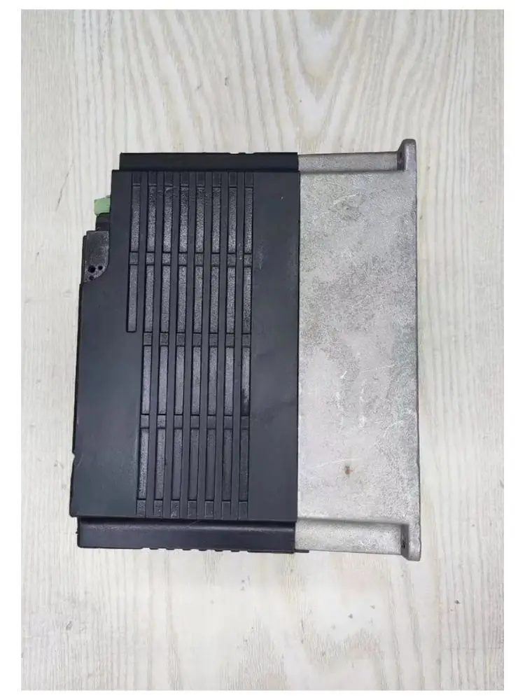 العاكس المستعمل DV300-2015-T، وظيفة تم اختبارها جيدًا وشحنها بسرعة #4