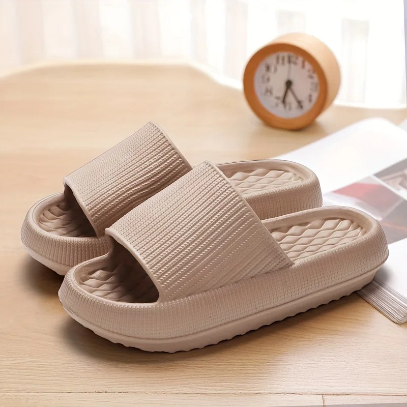 

New Spring and Summer Solid Color Casual Simple Eva Comfortable Thick-Soled Slippers for Men and Women, Suitable for Home, Bathroom, and Outdoor Use