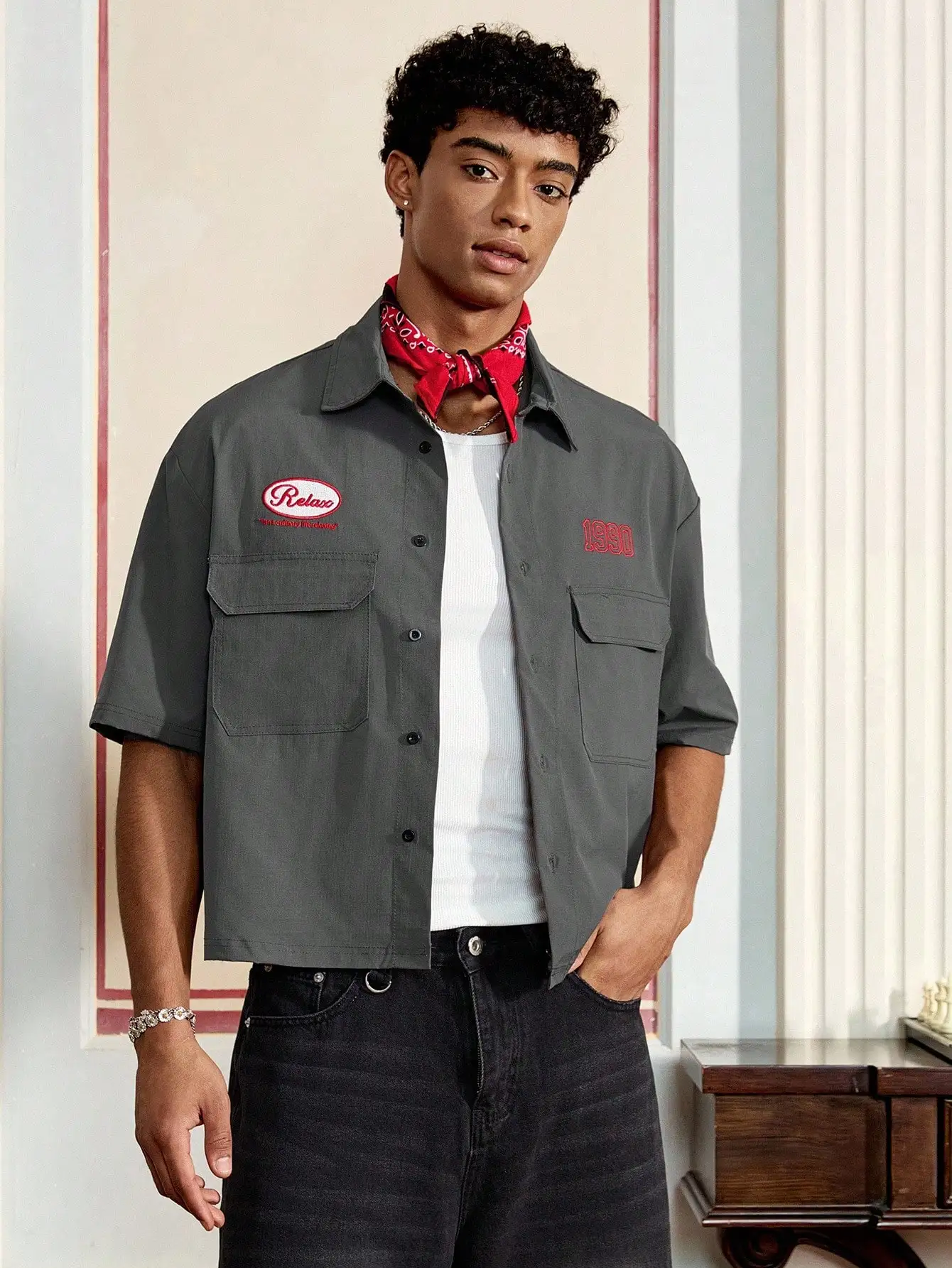 

Men's Gray Short Sleeve Workwear Shirt with Embroidered Logo Patches