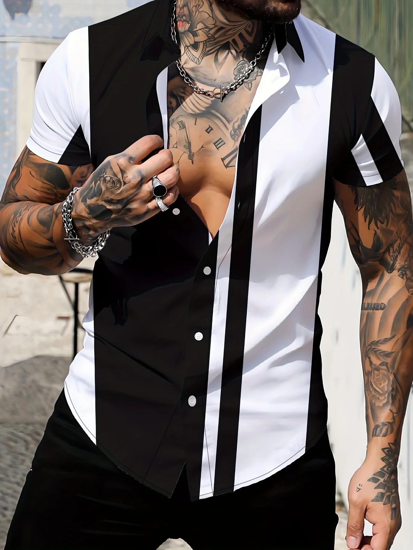 القميص الرجالي الجديد بأكمام قصيرة لصيف 2025 قابل للتنفس وخفيف الوزن كاجوال وعصري مع طبعات مخططة #1