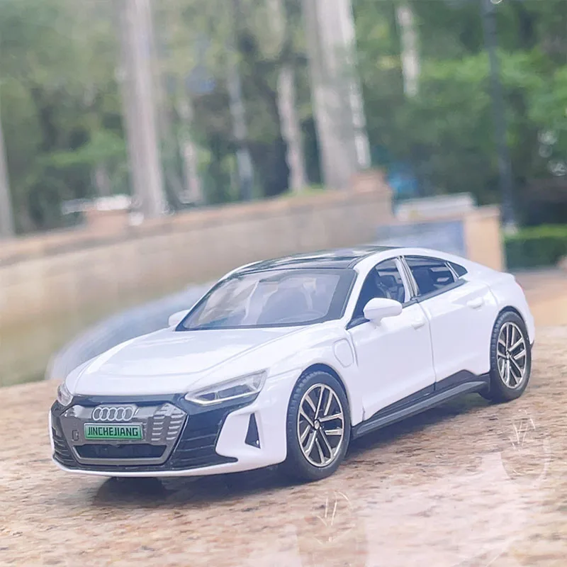 

1:32 RS E-Tron GT Coupe, модель спортивного автомобиля из сплава, литая под давлением, металлические гоночные автомобили, модель автомобиля новой энергии, звук и свет, детская игрушка в подарок