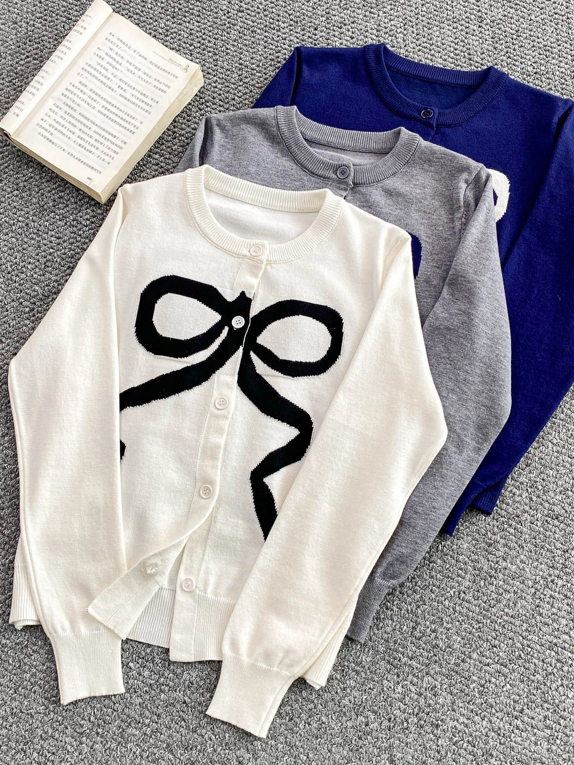 

2025 Autumn New Korean Sle Embroidered round Ne Long Sve Jaet Women Casual Loose Slimming Top Soft Knitted Sweater