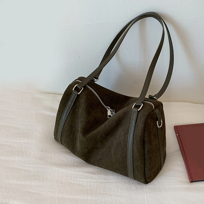 Damen-Handtaschen mit großer Kapazität, lässige Retro-Umhängetaschen aus Wildleder mit Reißverschluss, einfarbige Schultertaschen für den Alltag. – Detail 26