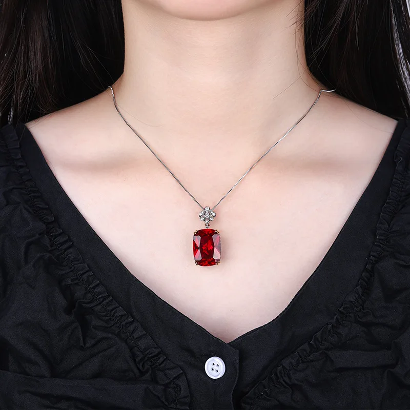 Jewelry Gold Plated Red Corundum Blue Pointed Crystal Simple Dignified Pendant 15*20