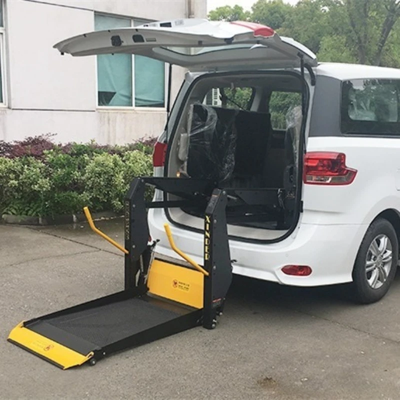 Commercial vehicle tailgate modification barrier-free lift for the elderly to get on and off the bus