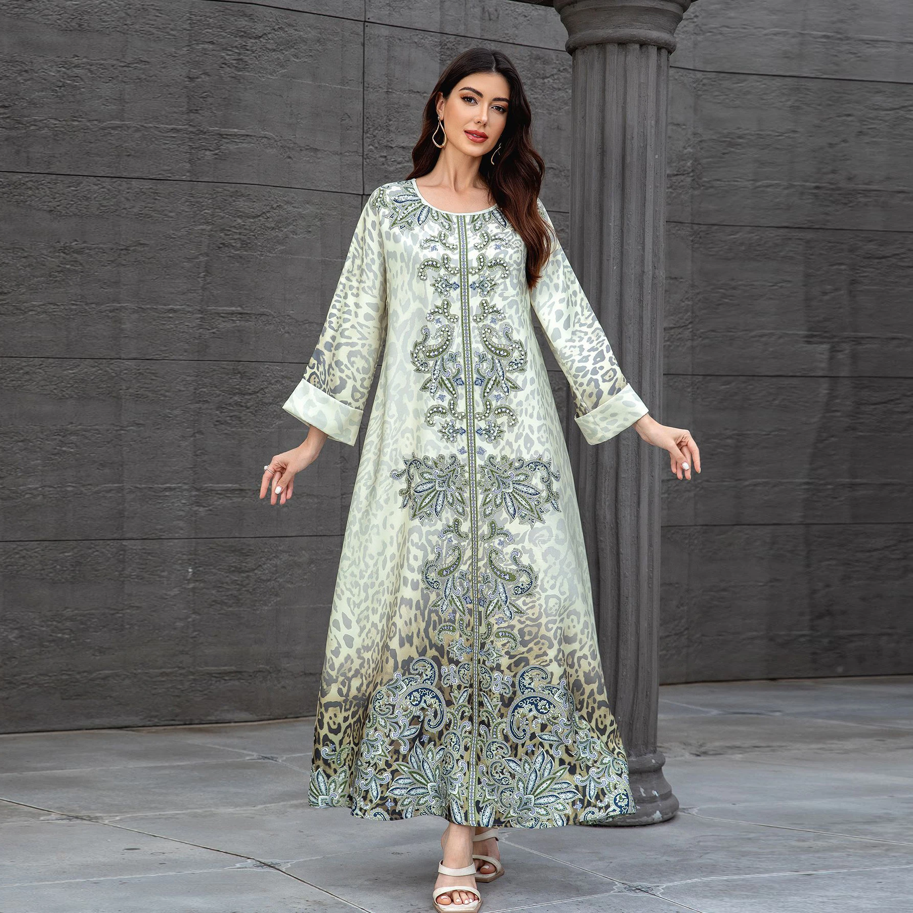 UNI 2025 Musulmano Perla Che Borda Abaya Eid Abaya Arabo Medio-Oriente Elegante Turchia Caftani Donne Jilbabs Islamico Maxi Abiti