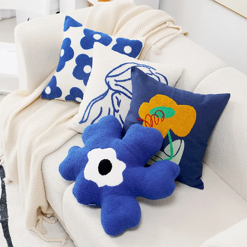 Lain Blue Flower Daisy Kissenbezüge mit Stickerei, niedliche, minimalistische, dekorative Kissenbezüge für Sofa, Bett, Wohnzimmerdekoration